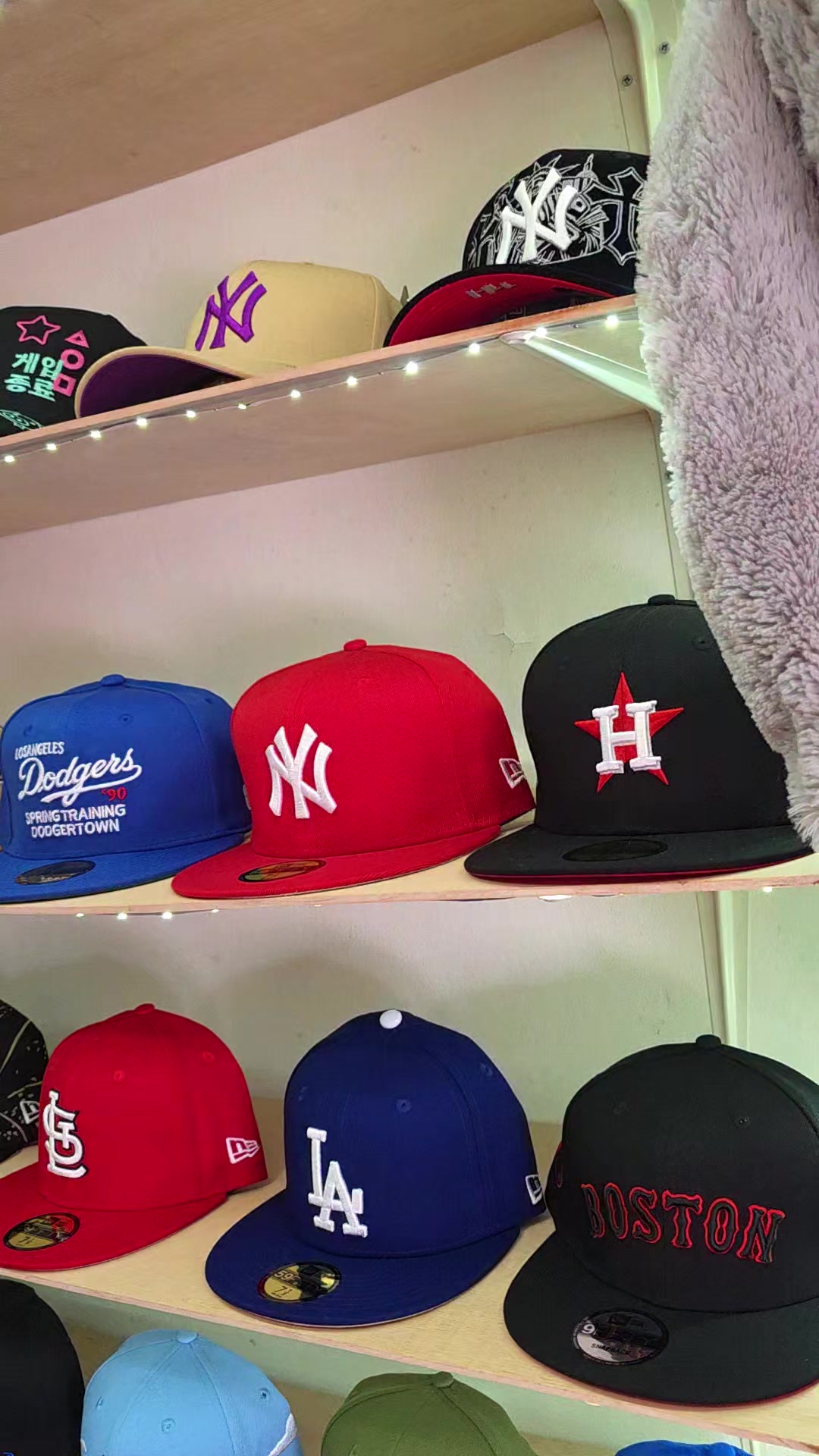 @HERCONT-CAPS