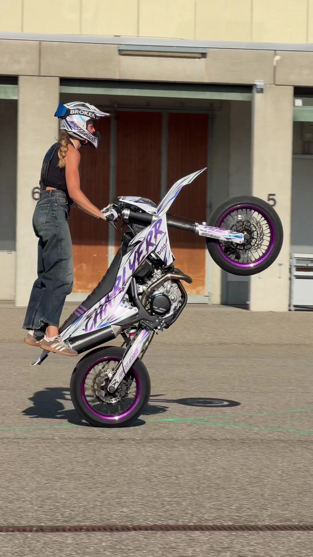 @Wheelie Girl