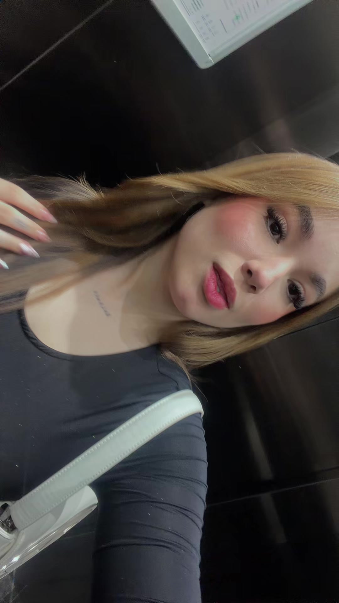 @andrearobayoo