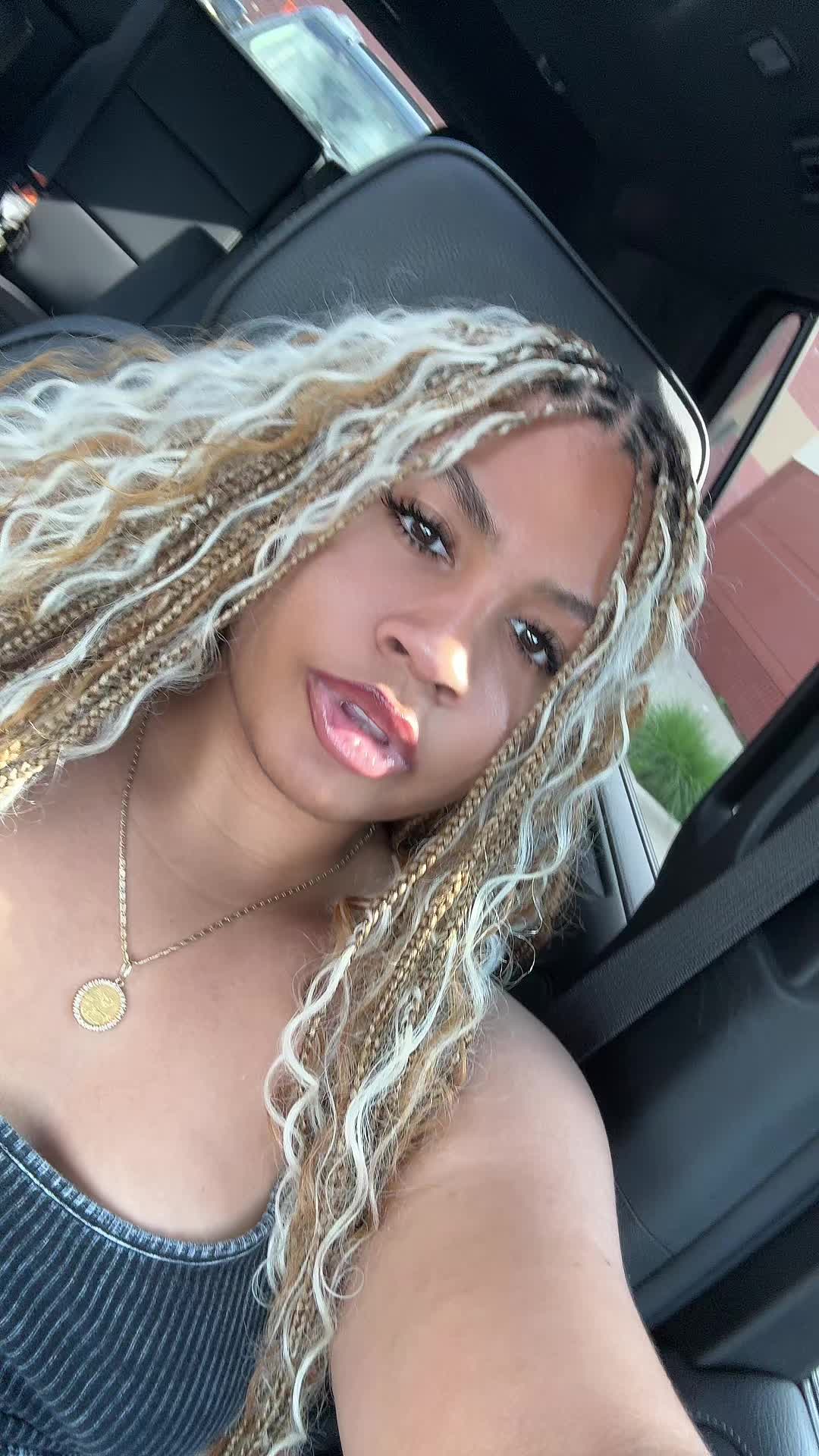 @Mikayla 👅🙃 (My-Kayla)