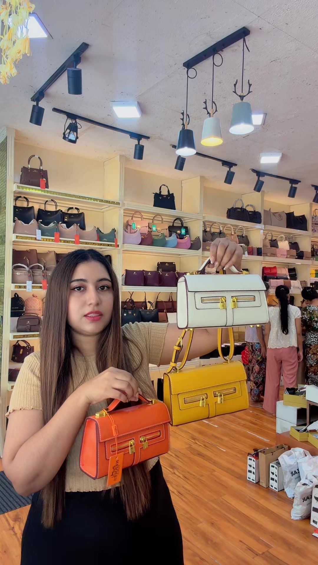 @Hnin Bags Wholesale & Retail