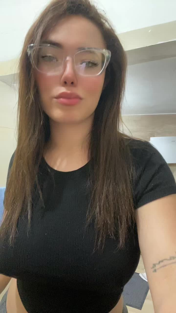 @_cathee_