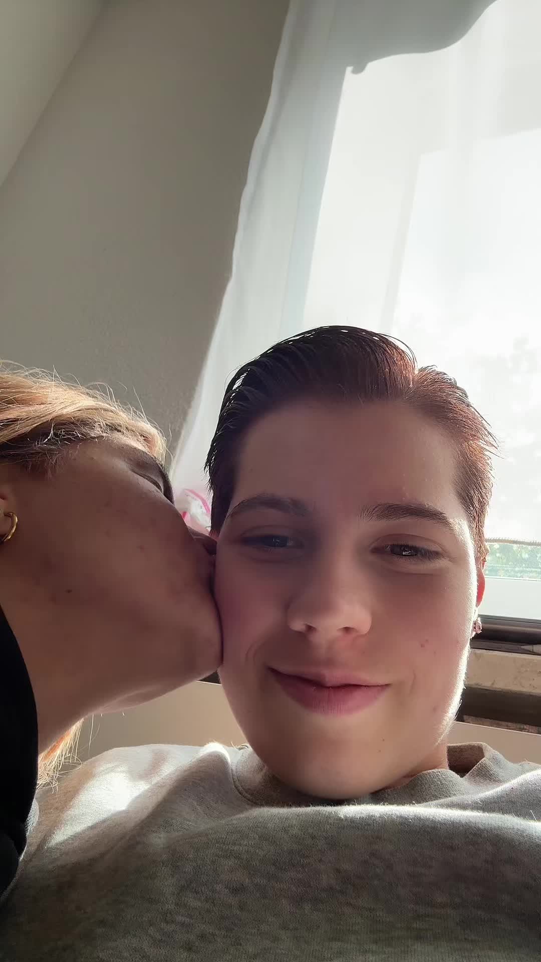 @Emi