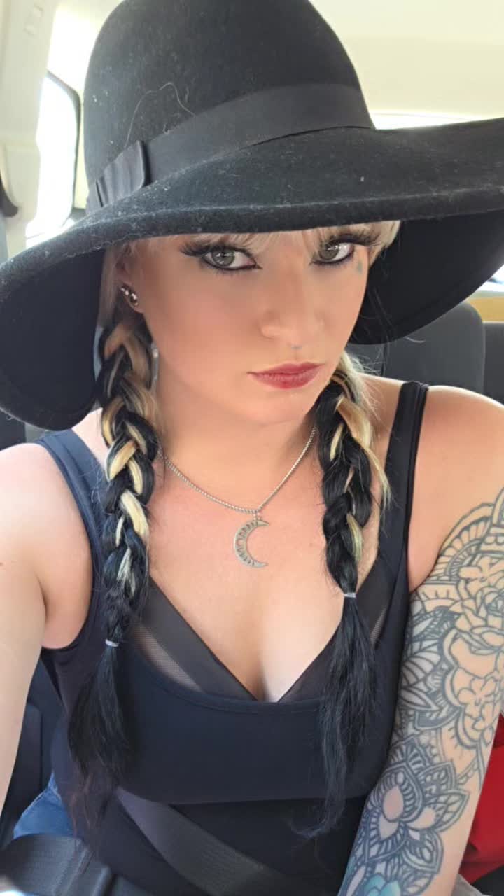 @Lilith 😈🖤