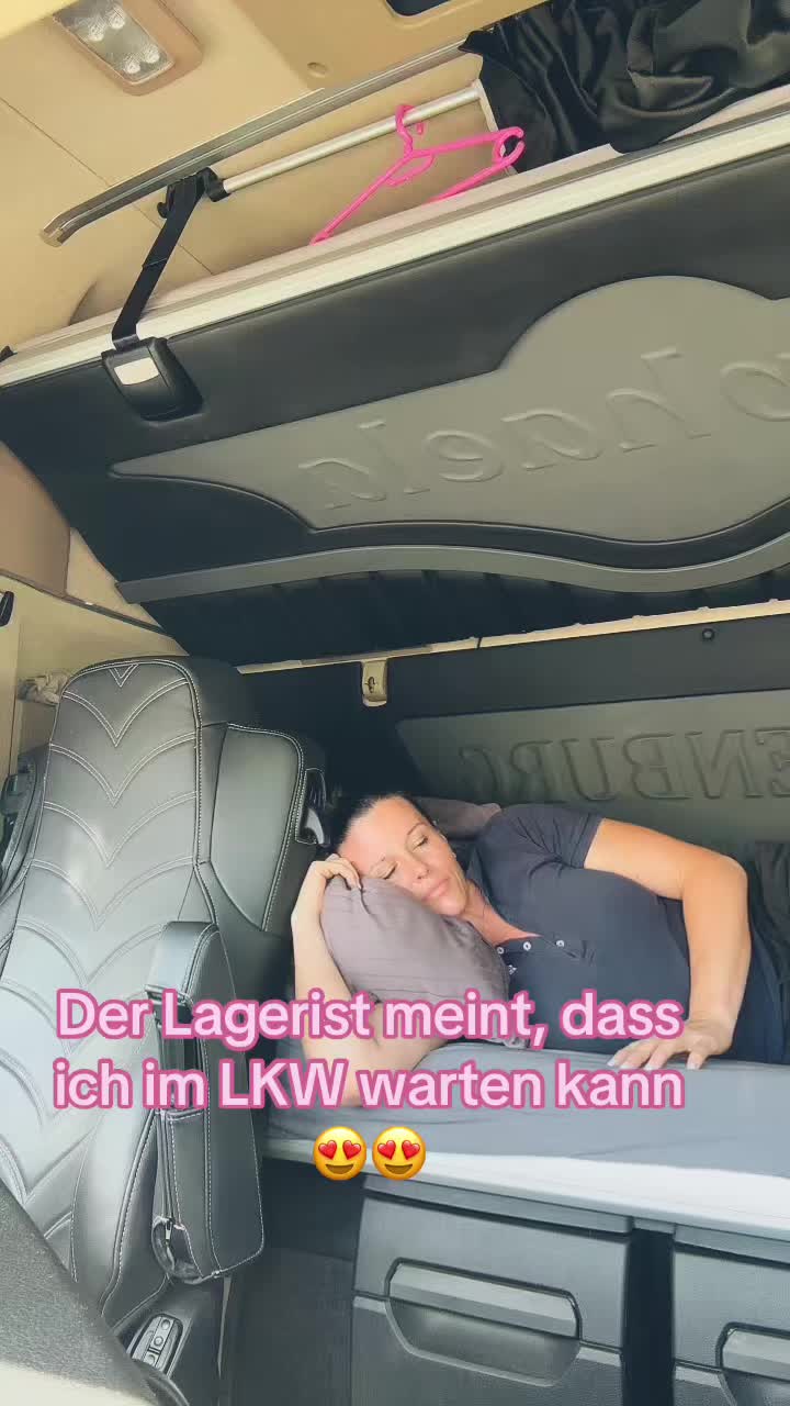 @Raphaela