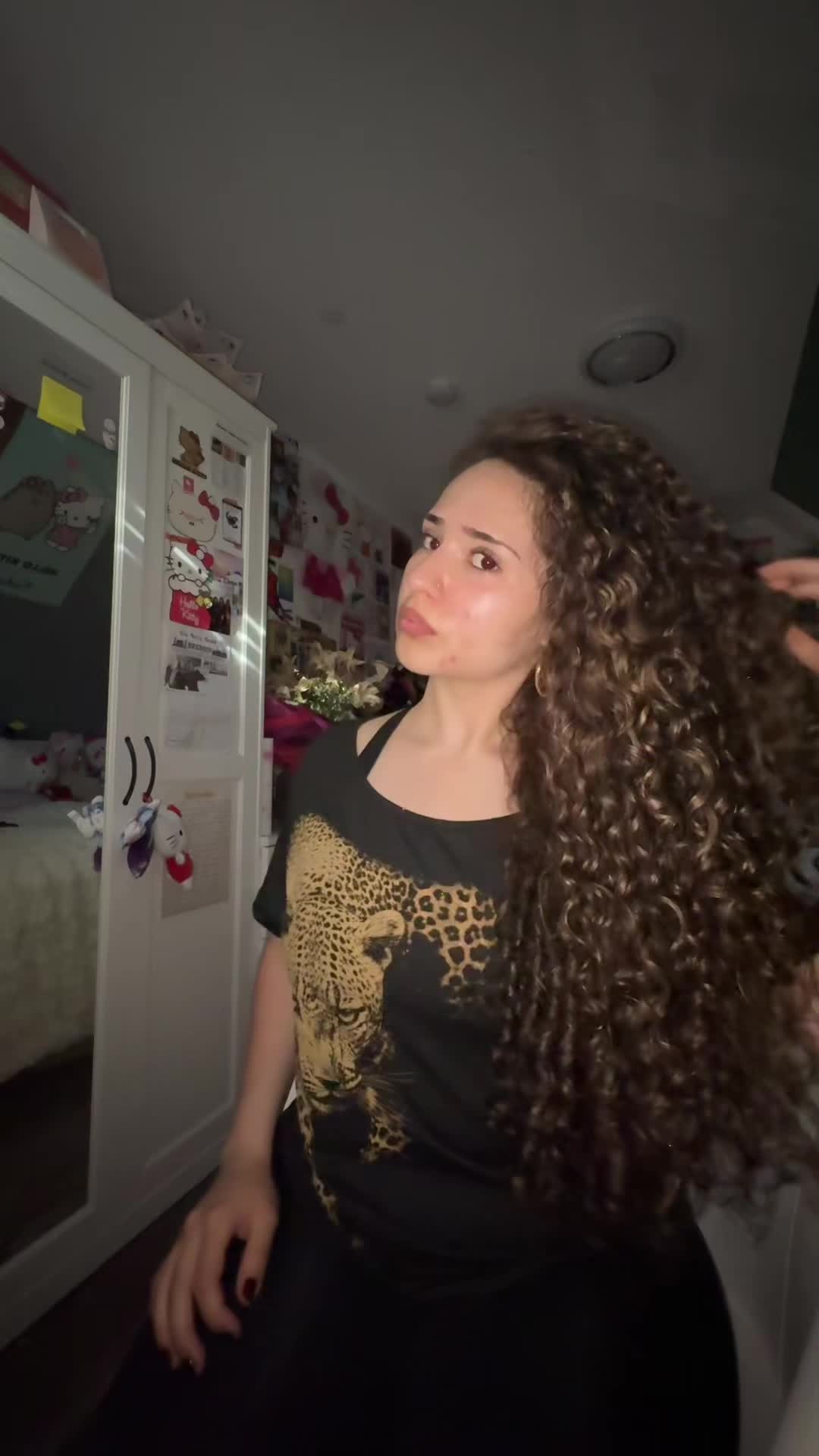 @y4looo444