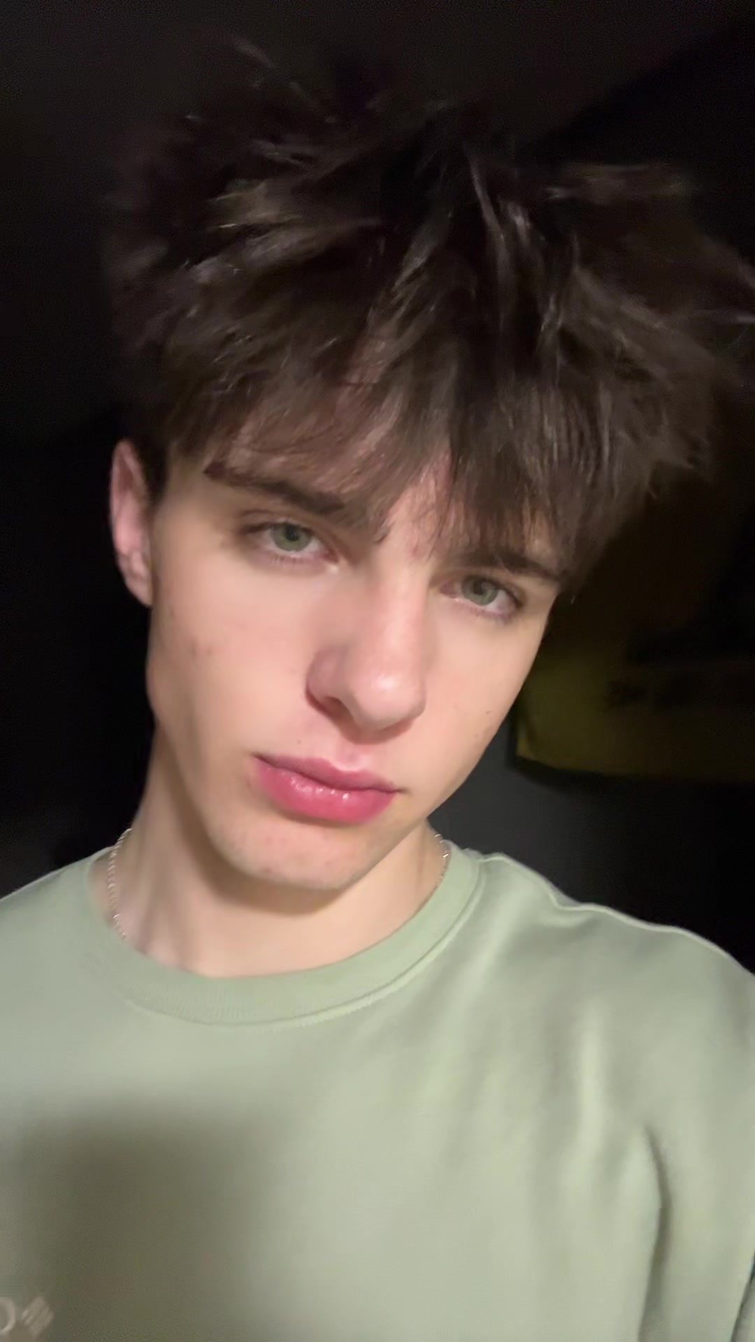 @️
