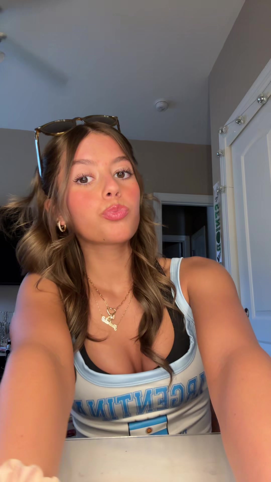 @Bella