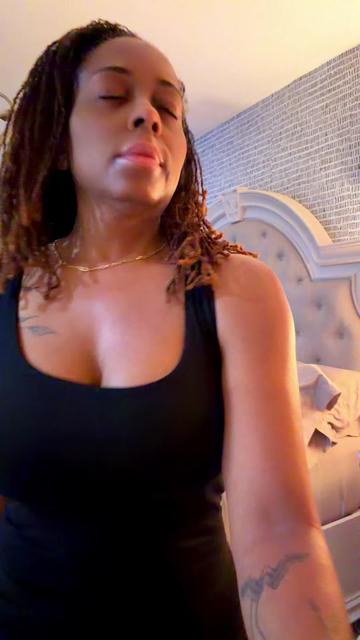 @CaTinaRenae