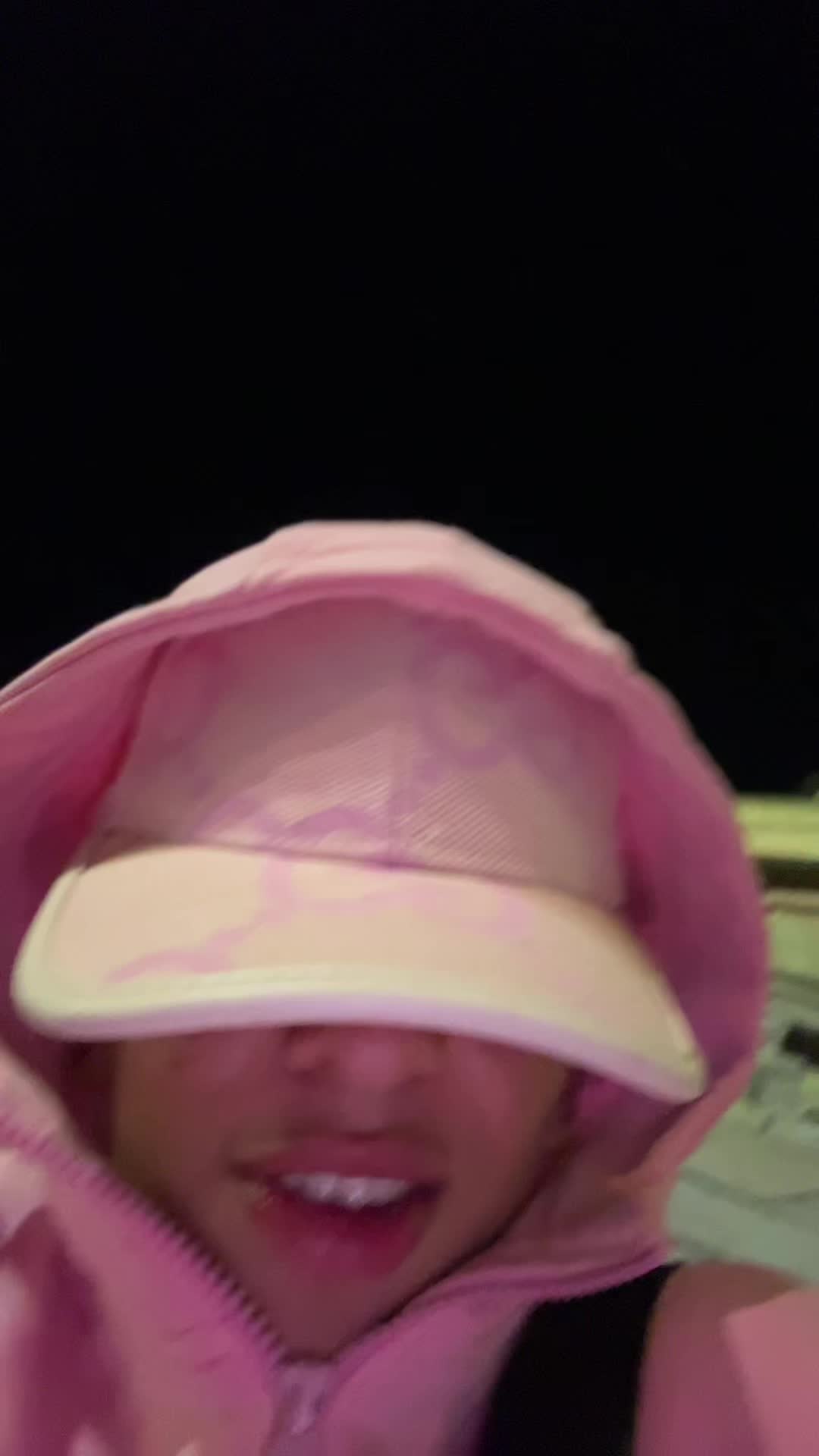 @walloma_