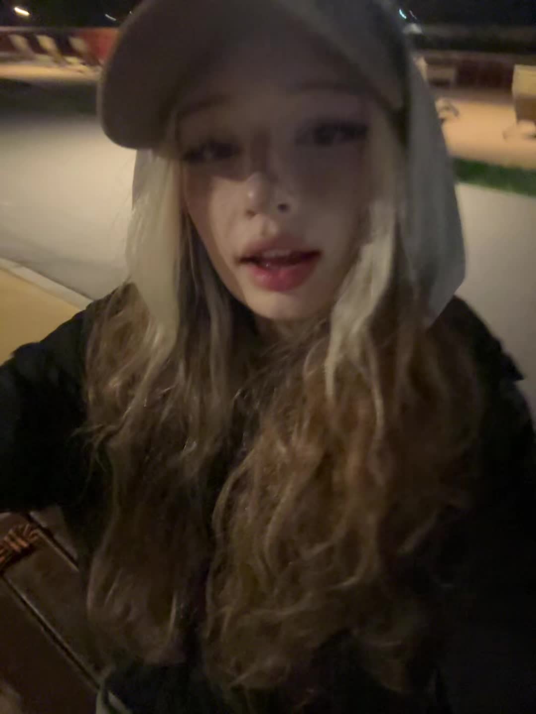 @Пчела