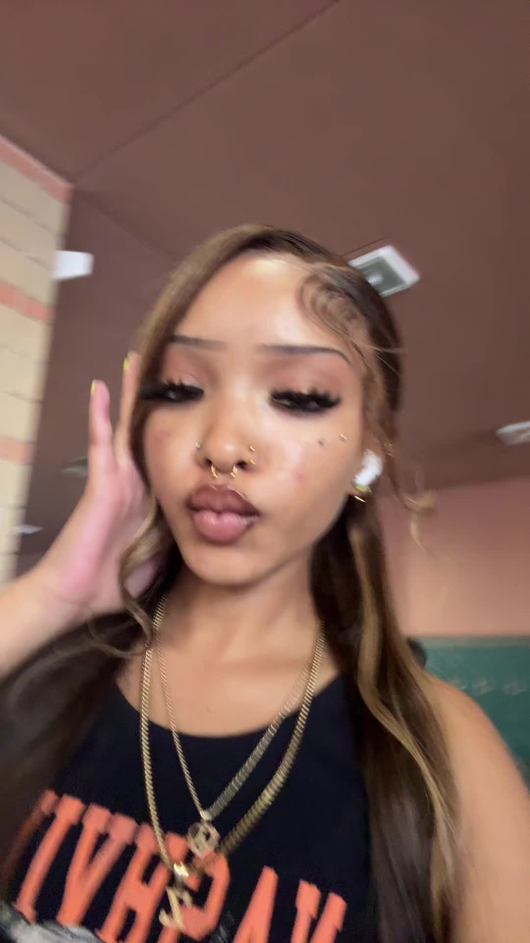 @️
