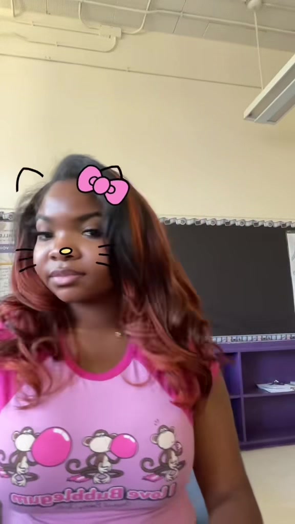 @lurkingglouu