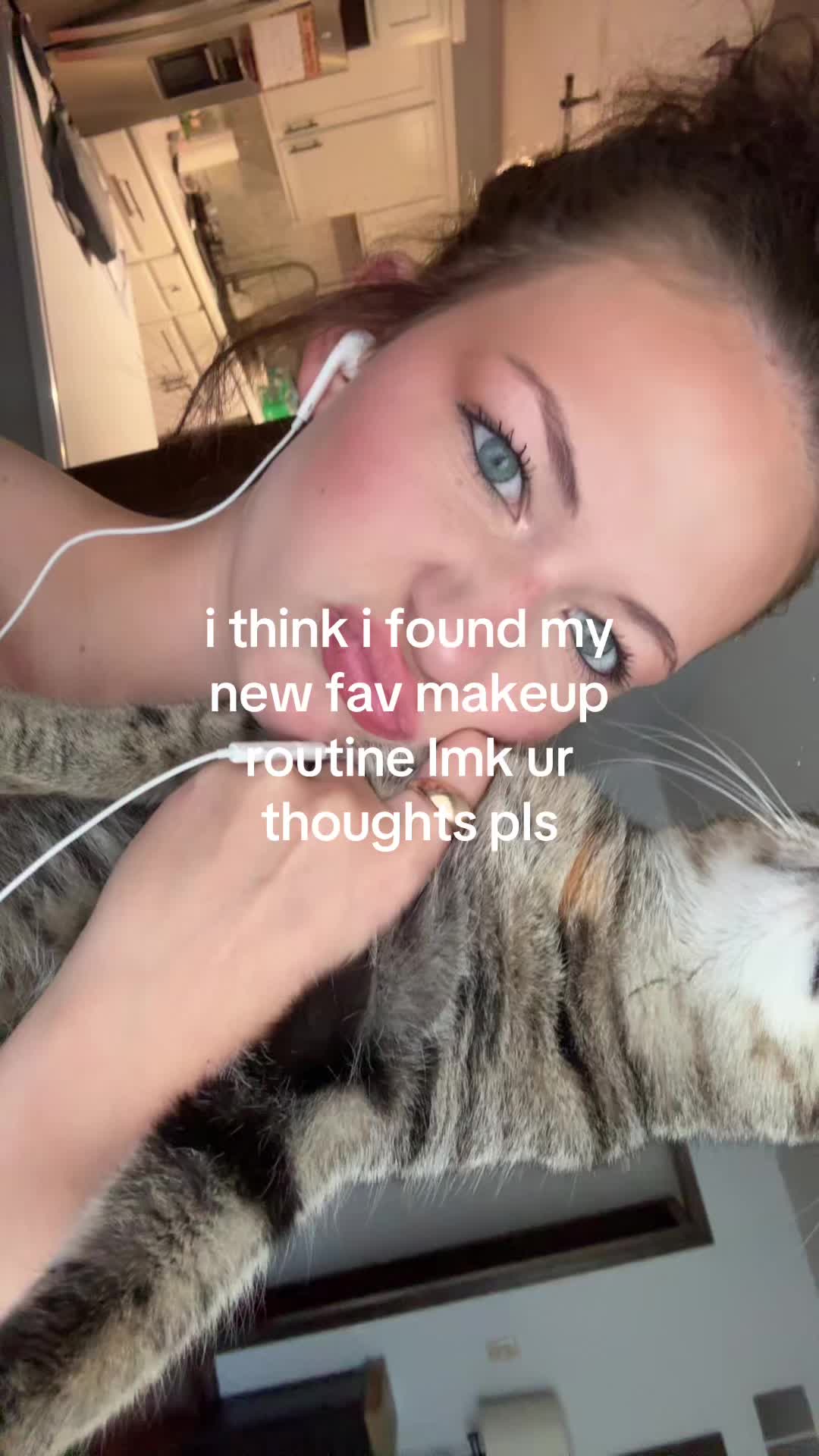 @𑣲 t