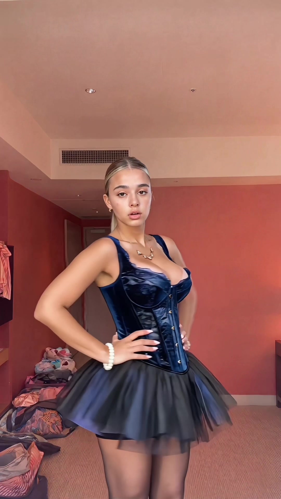 @Lily