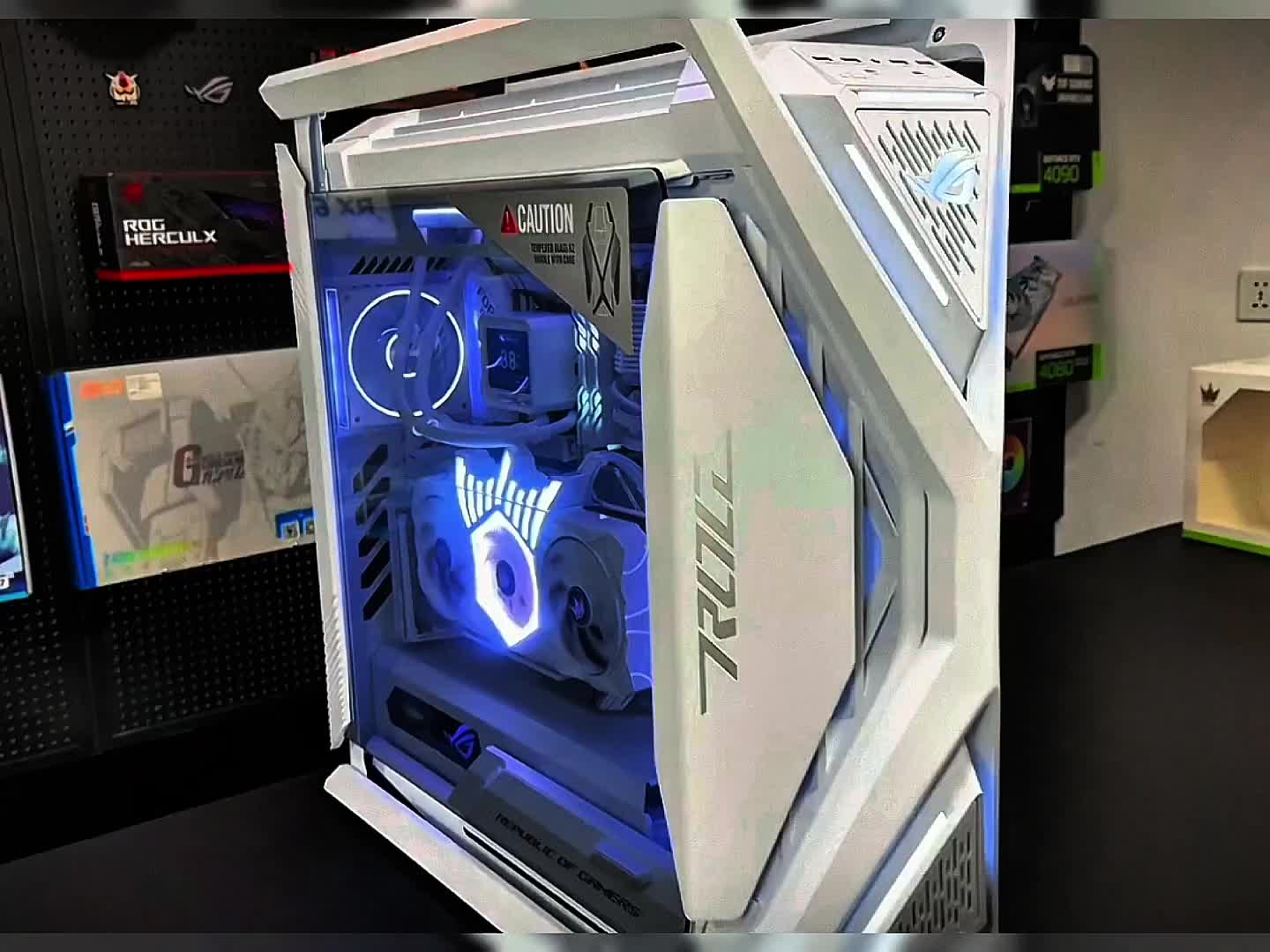 Build White PC : Ryzen 7 9800x3D with | Mr.XiaoChan PC 🖥️ (@mr.xiaochan.pc)