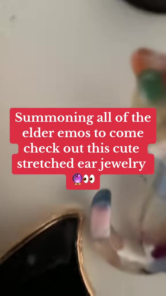 @Plugs By Emma