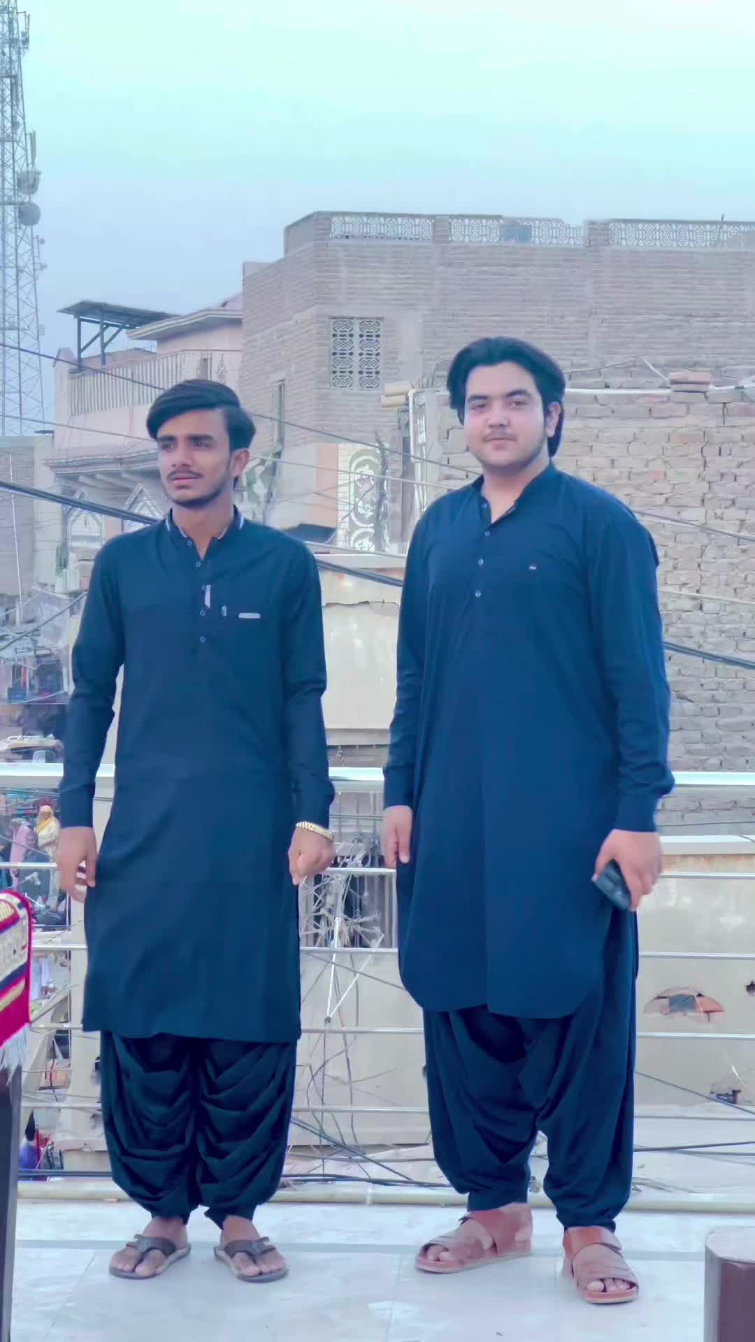 @MUZAMIL TAGAR