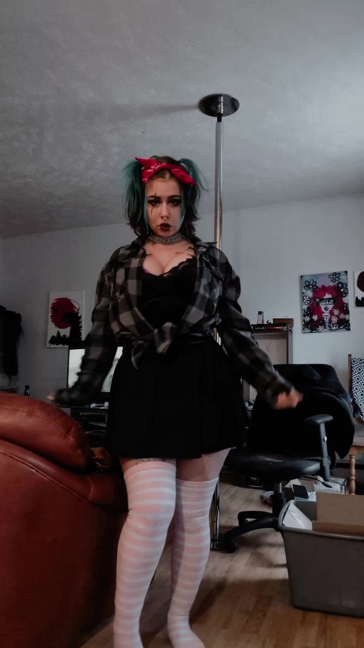 @Buzzedqueen🍉