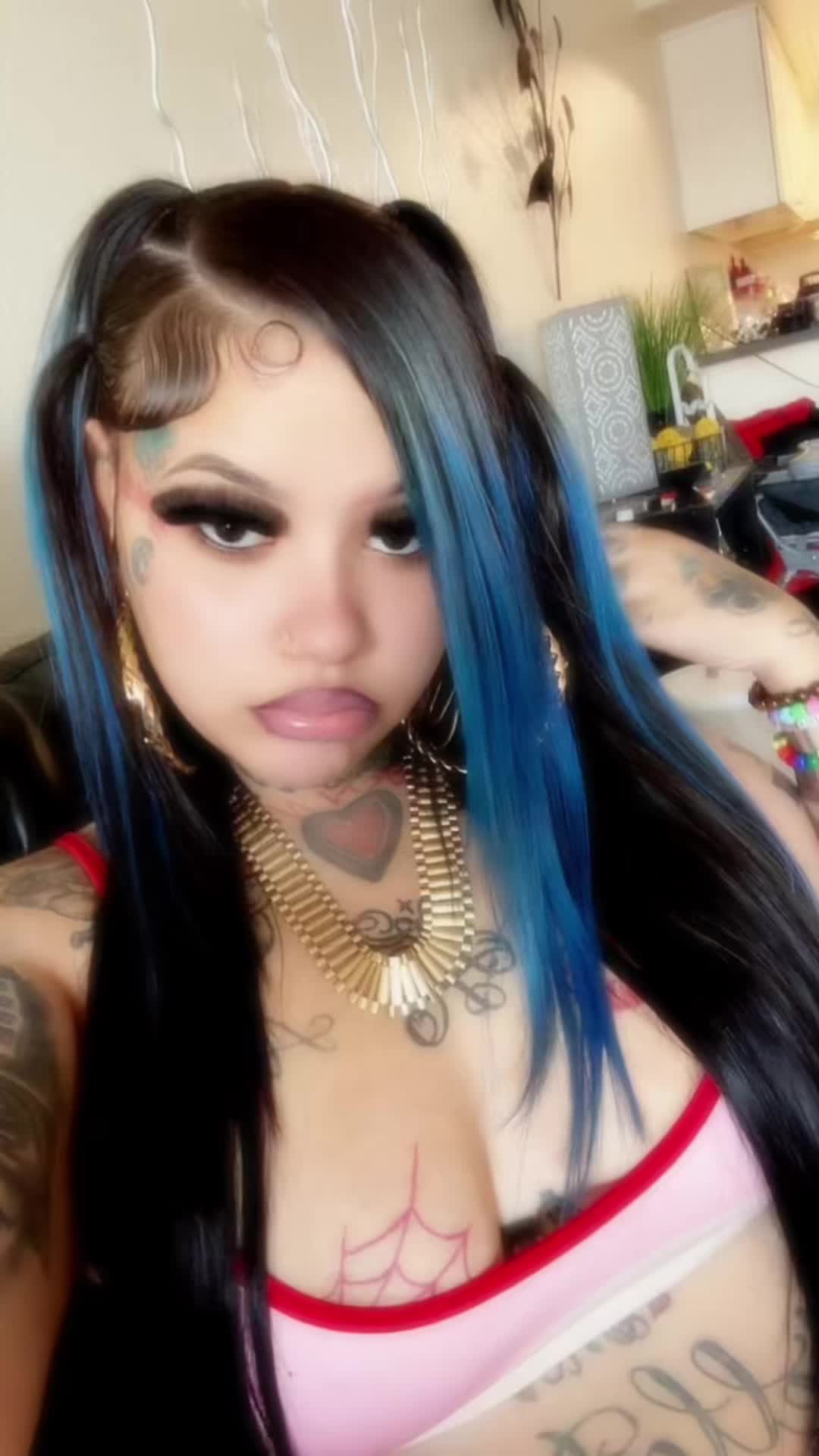 @Yella 🦈
