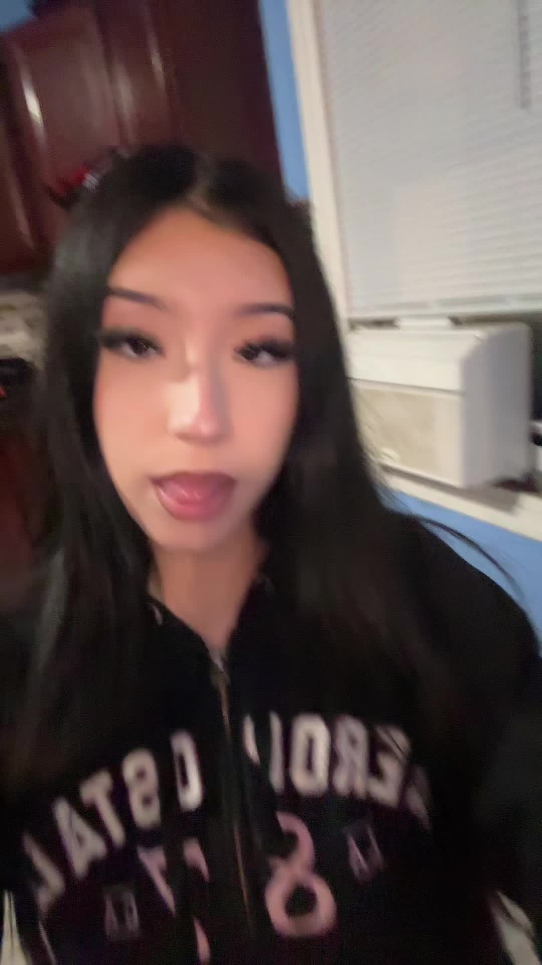 @toomfsexyy
