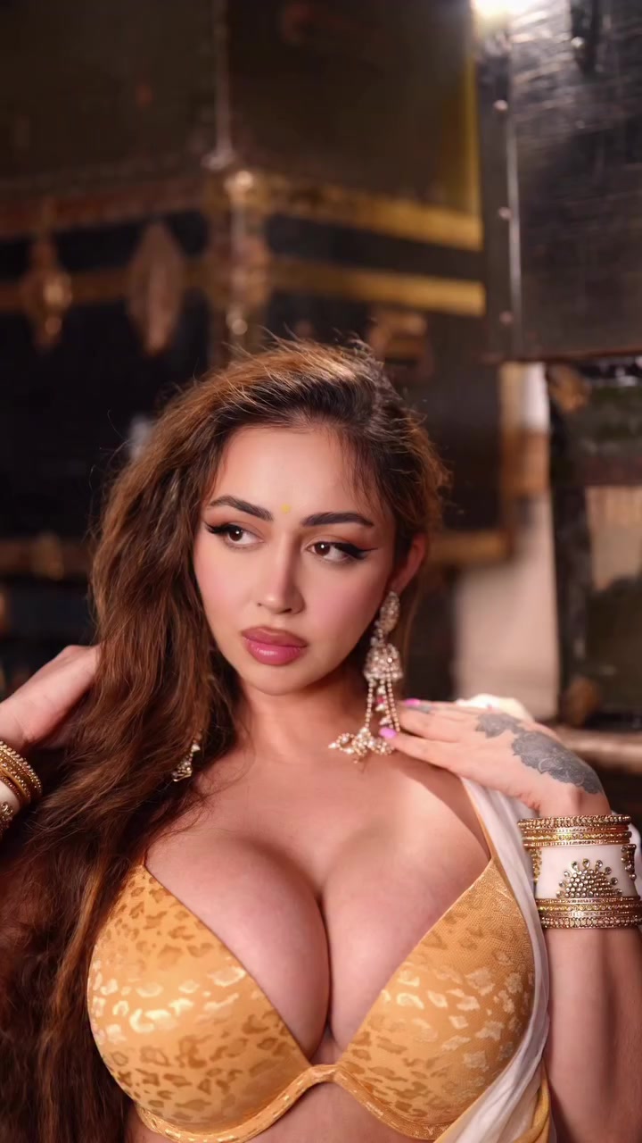 @Indian🇮🇳_Baddie🖤