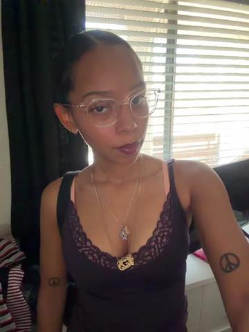 @ebony 𖣂