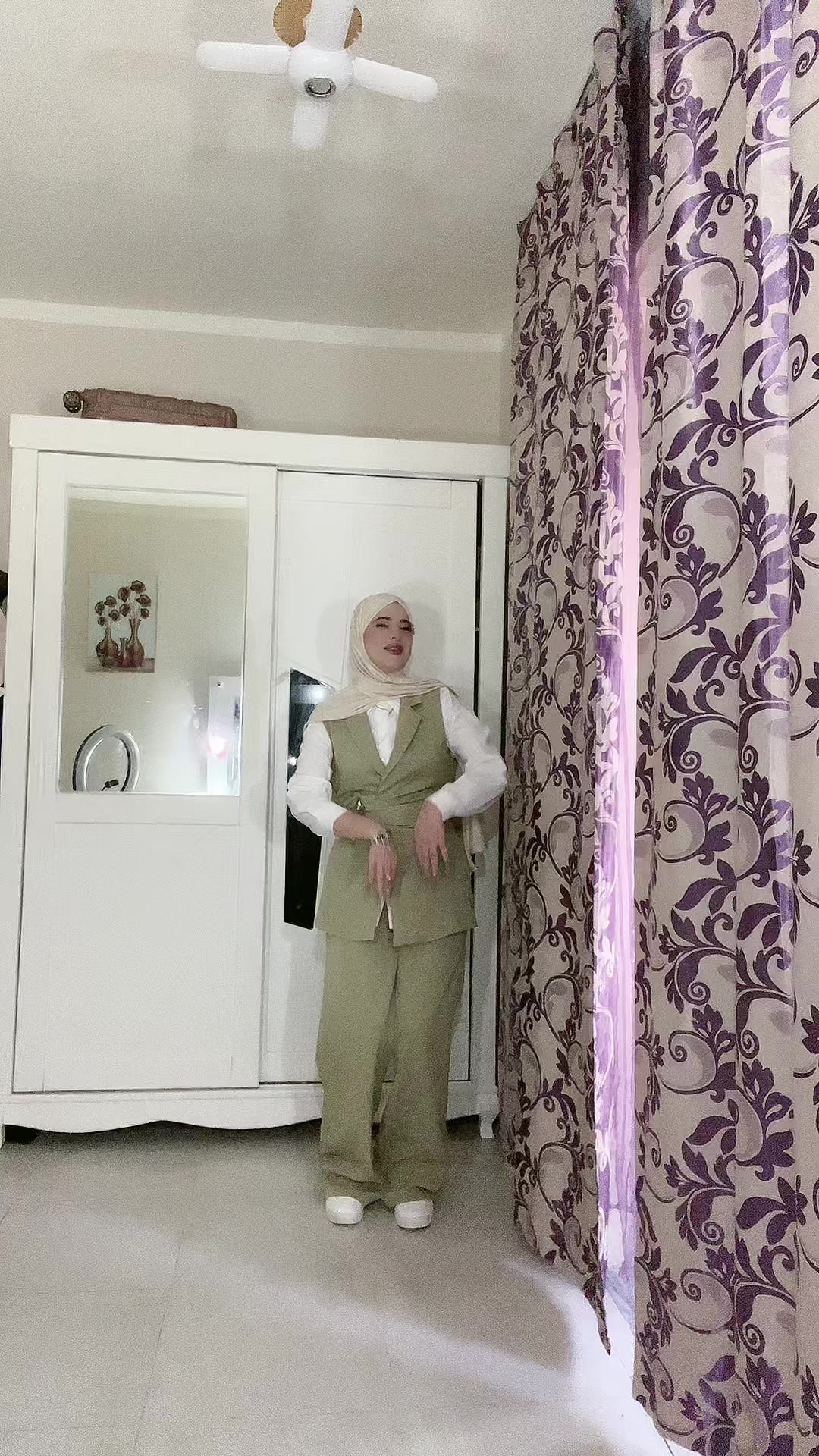 @بثينة شيبان Bouthaina Chibane