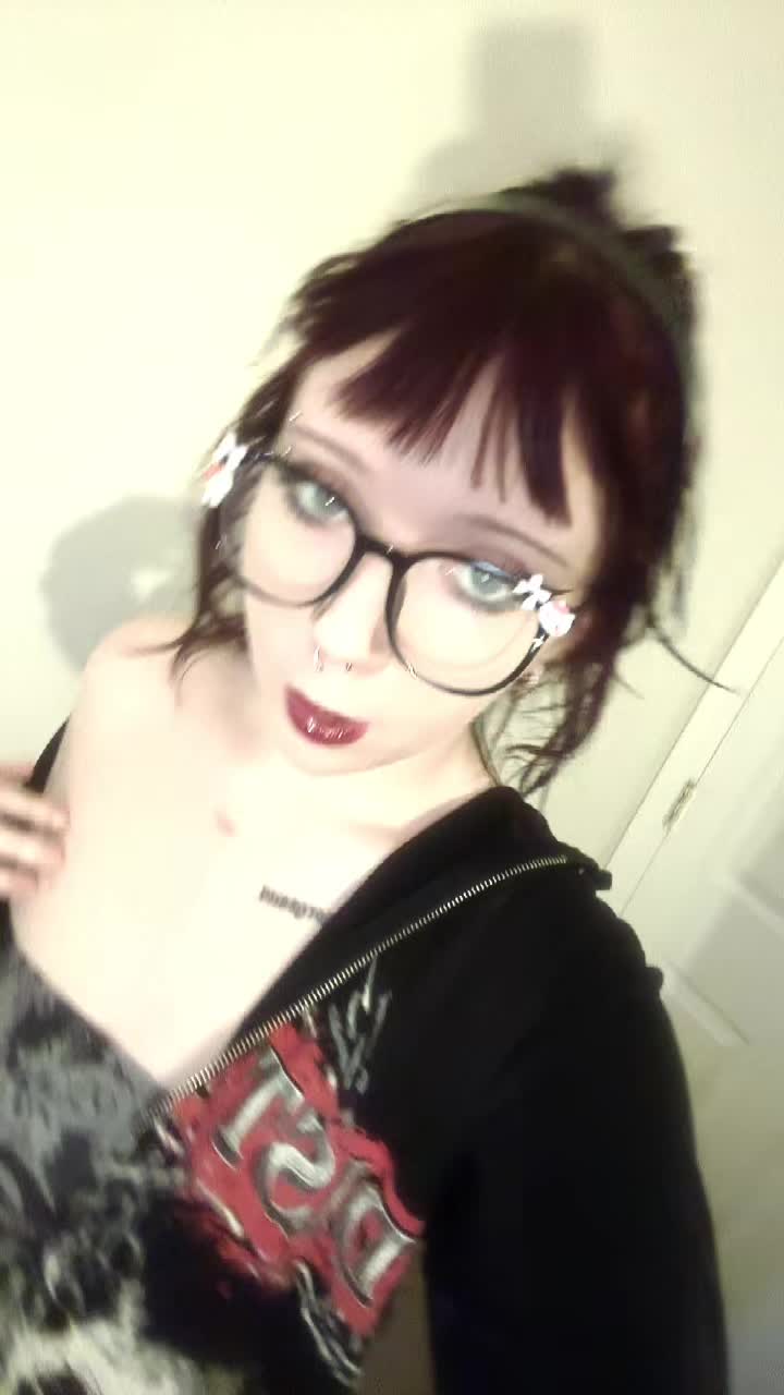 @liz🪷🖤