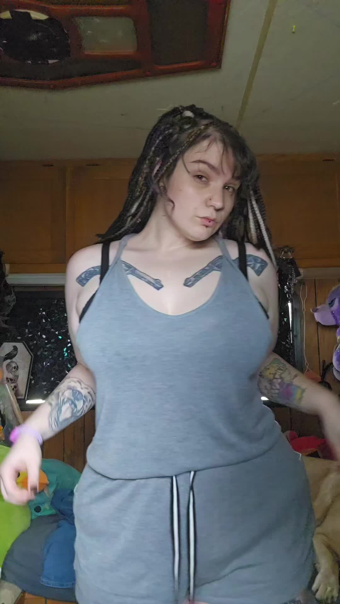 @PuffPuffPoppy