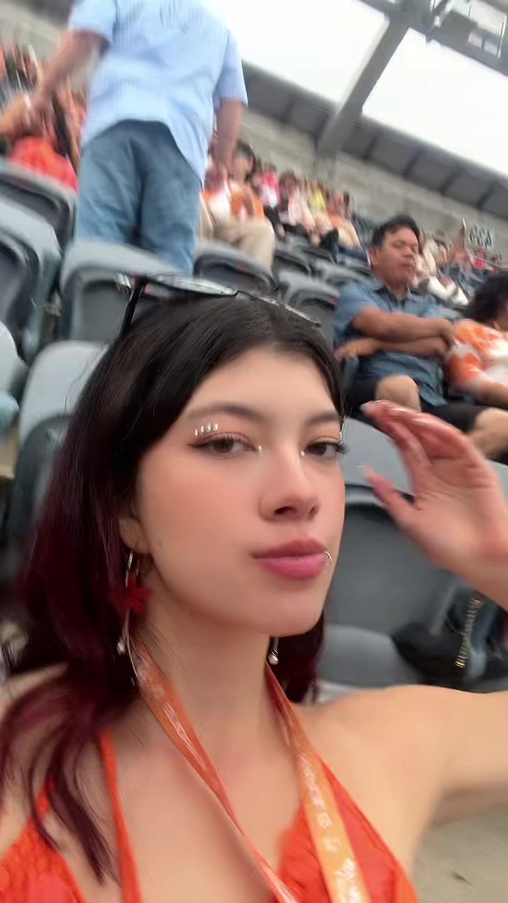 @Iamvaleria