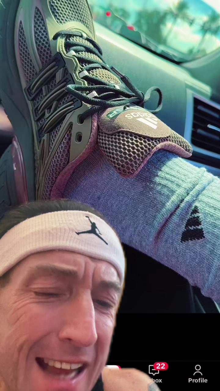 @E-Money 💶 ‘Fresh New Kicks’