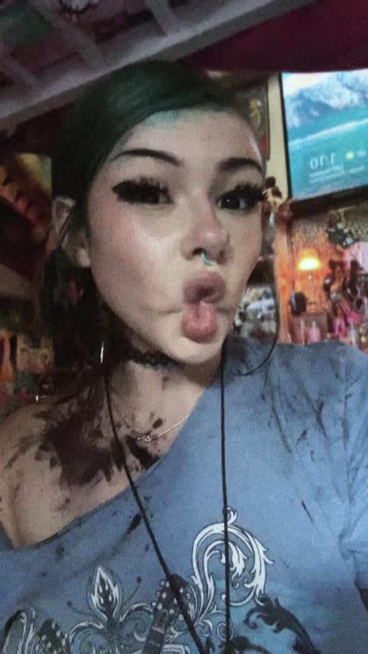 @☮︎