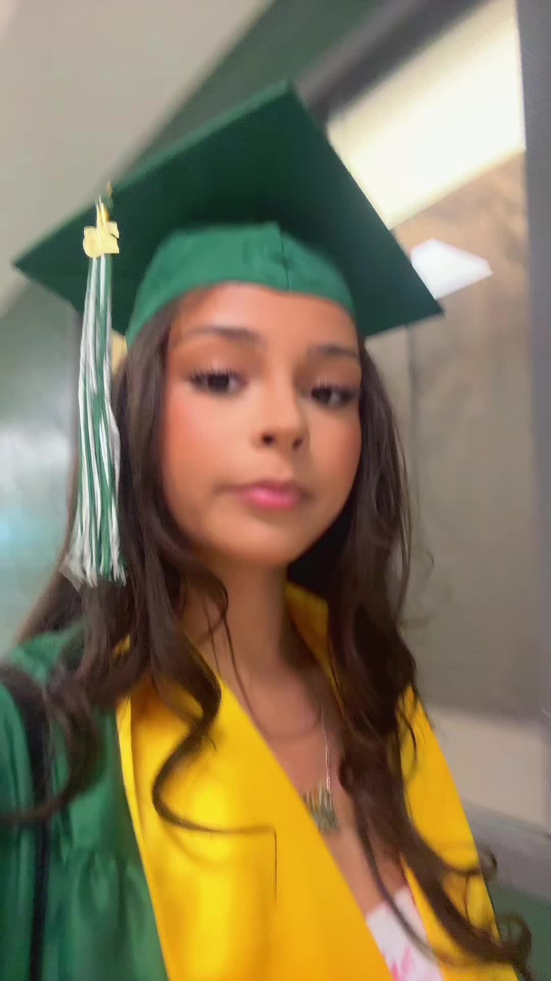 @🧝🏼&zwj;♀️