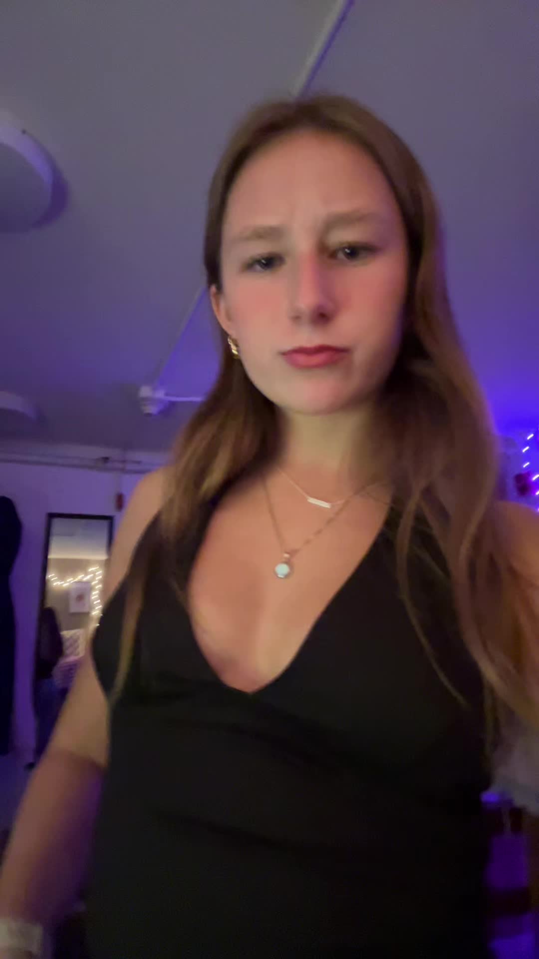 @elleohelle.lol