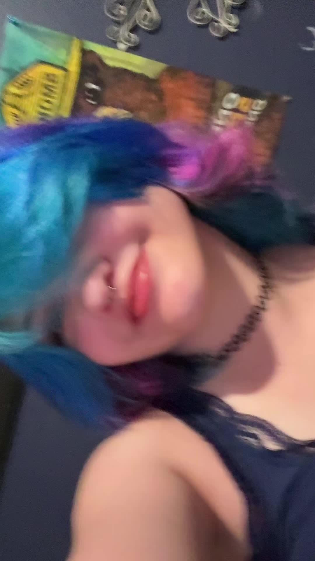 @Emi 🏳️&zwj;🌈
