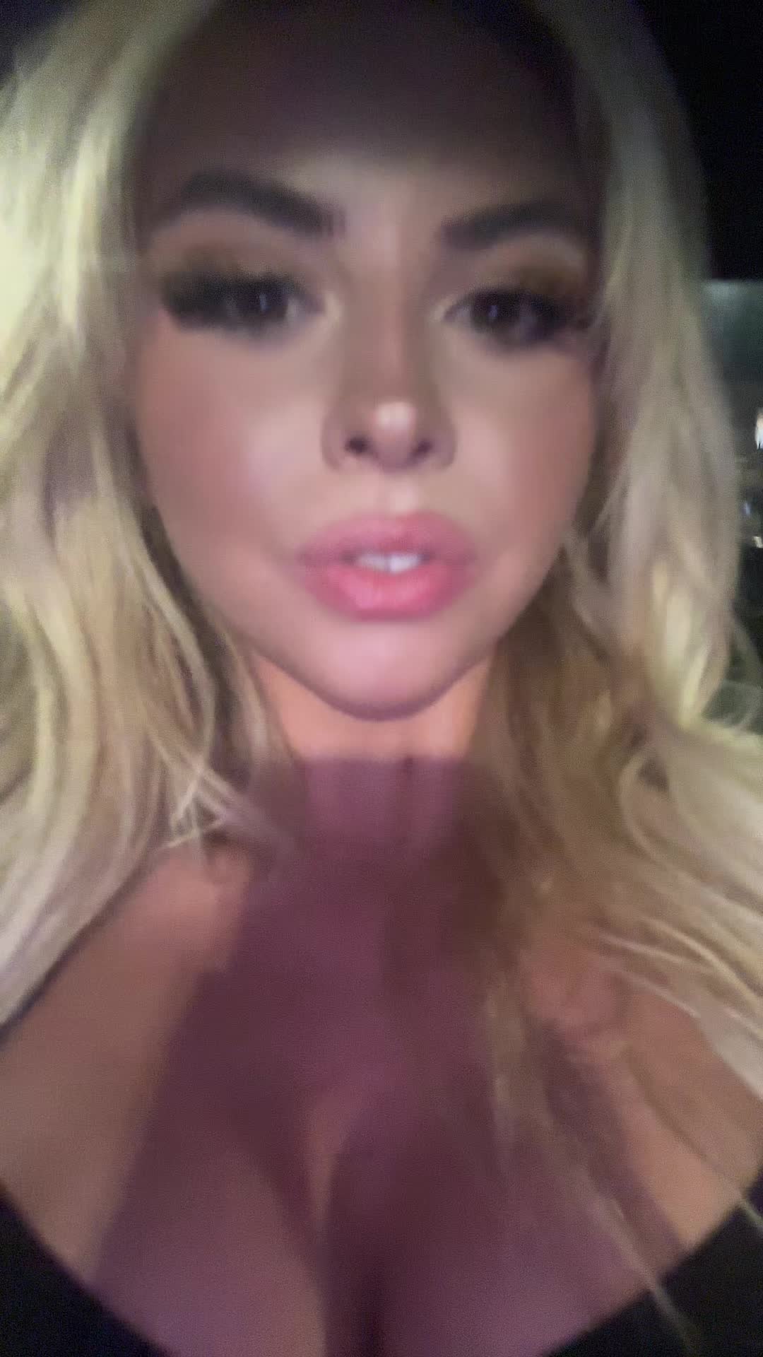 @Valianna Rose