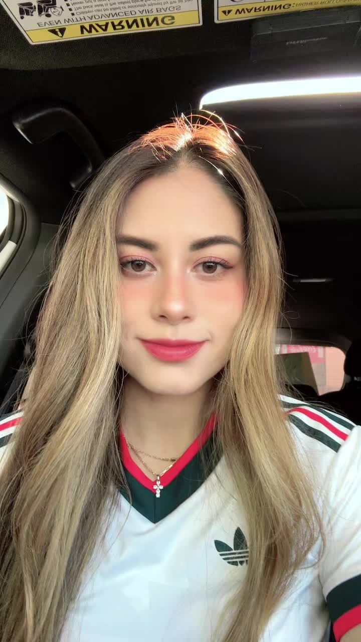 @LizzaSoto03