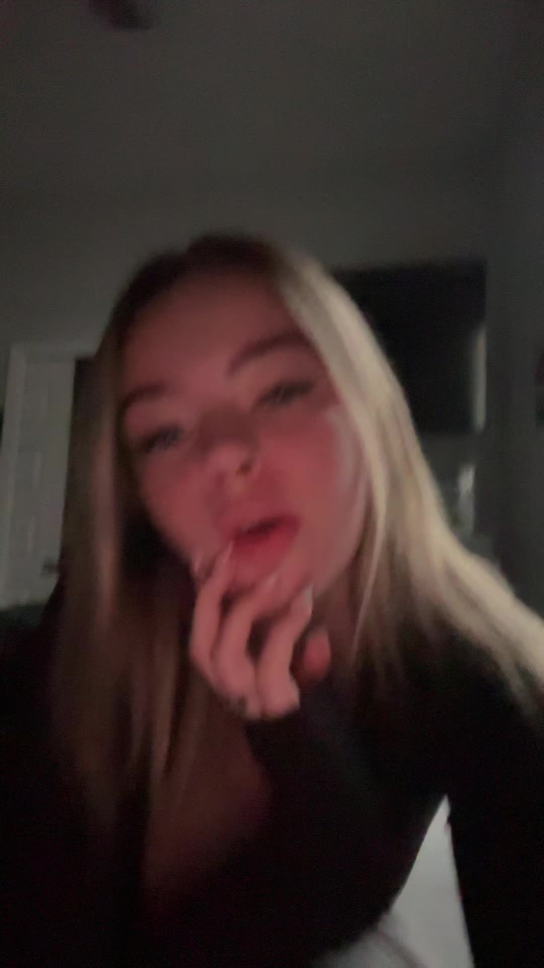 @izzy