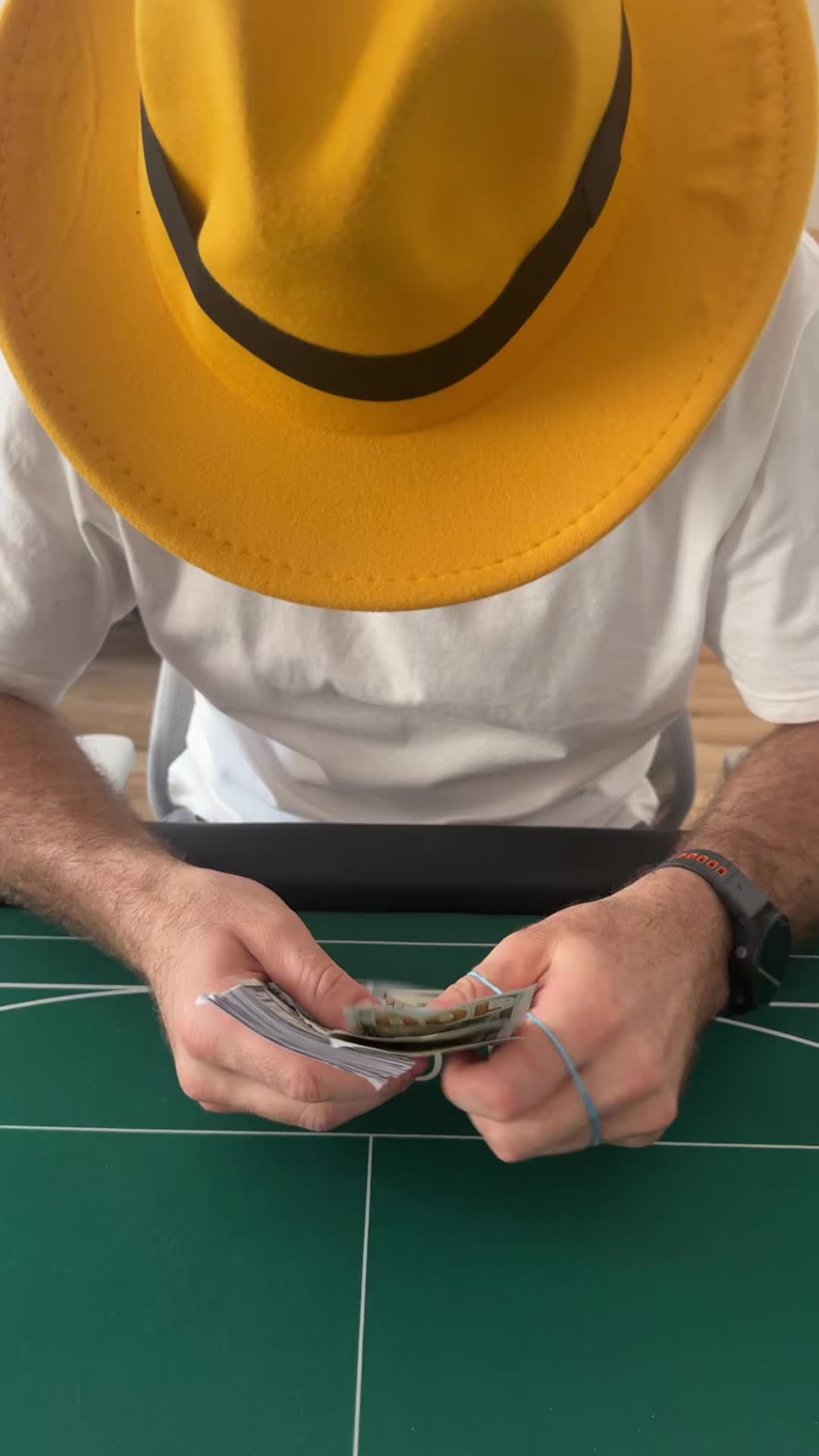 @queensell_games
