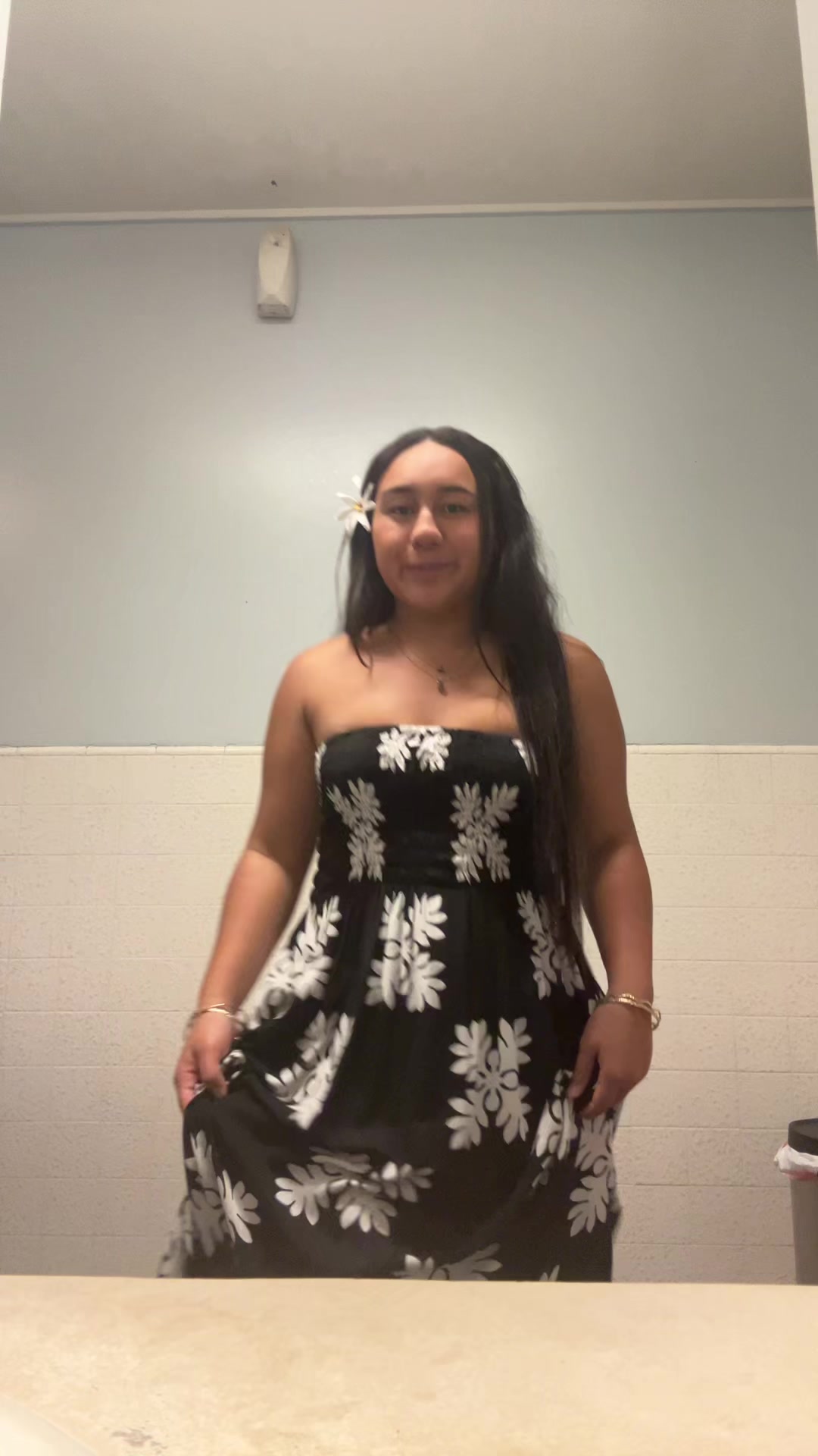 @Waianianiola’onamaunaika’āina