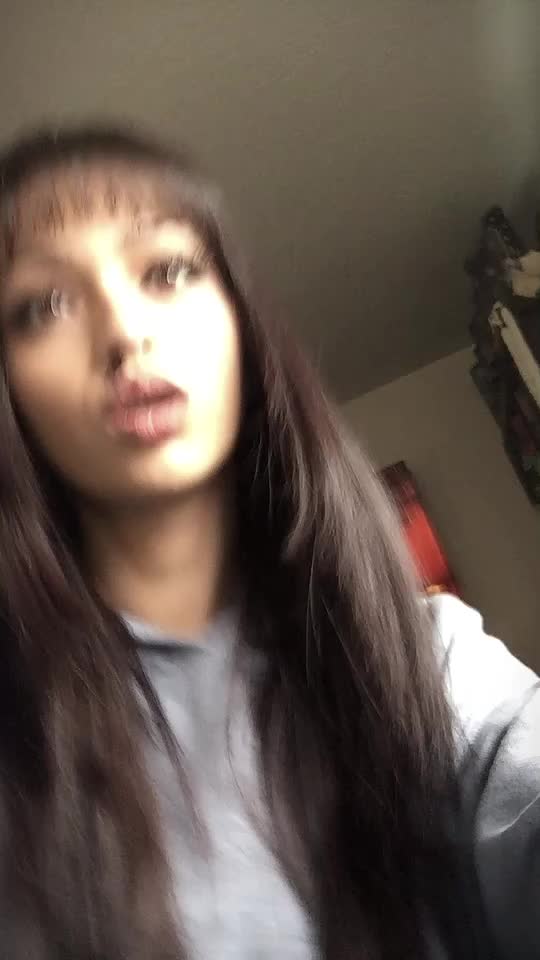 @𝑀𝒾𝒶𝓁𝒶𝓃𝒾 𝐿𝓊𝒸𝒾𝒶𝓃𝒶