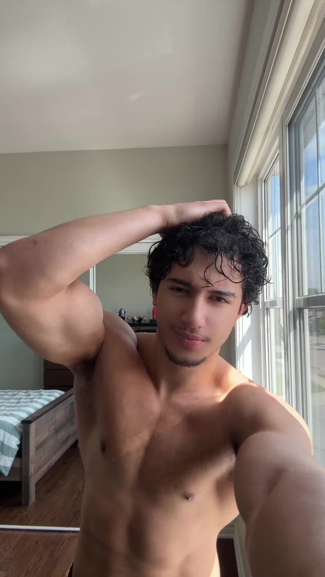 @MrHandsome