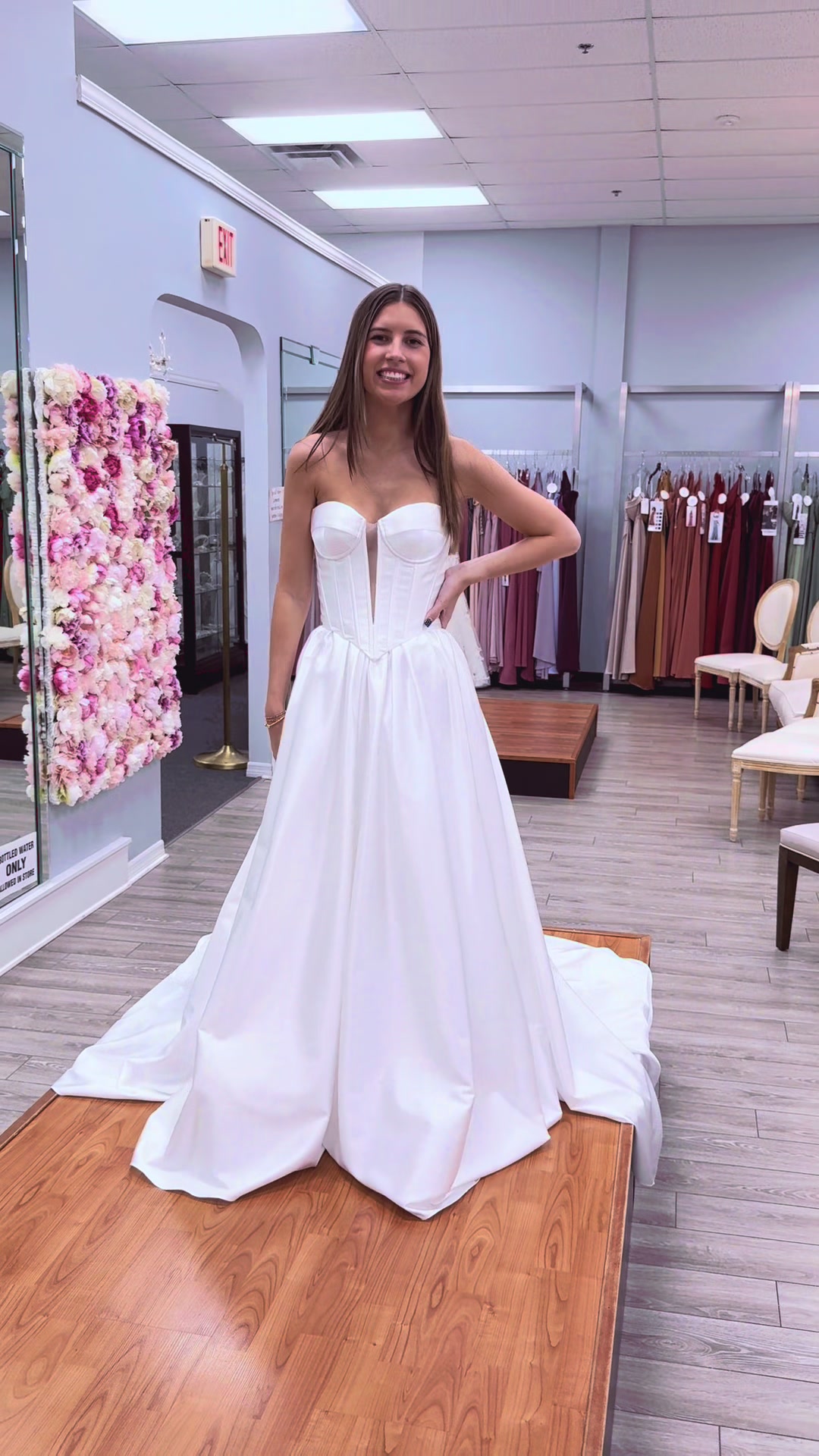 @Debra&rsquo;s Bridal Shop