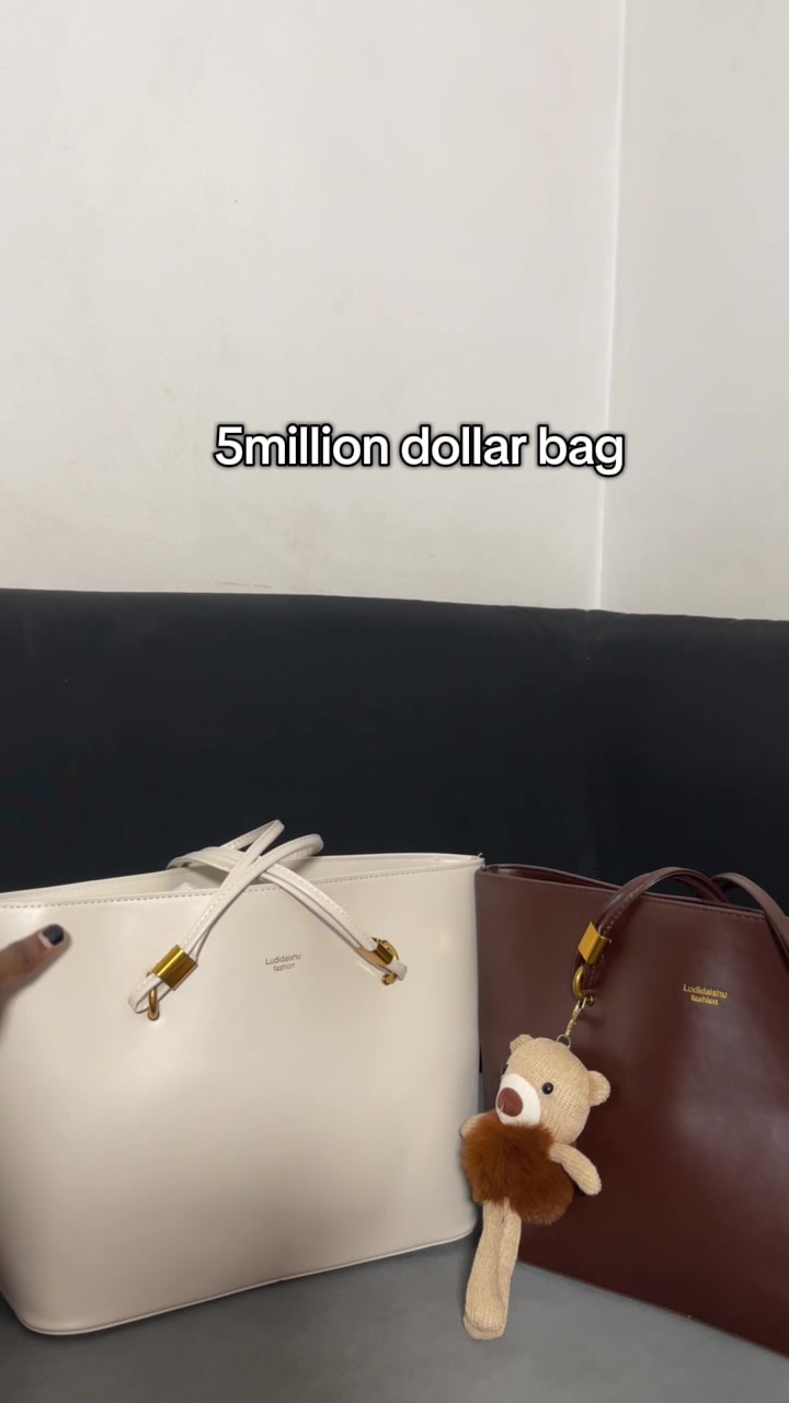 @Accessories vendor in kano