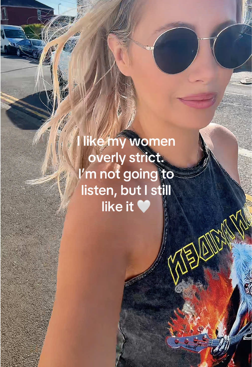 @Lisa J Evans sapphic author ⚢