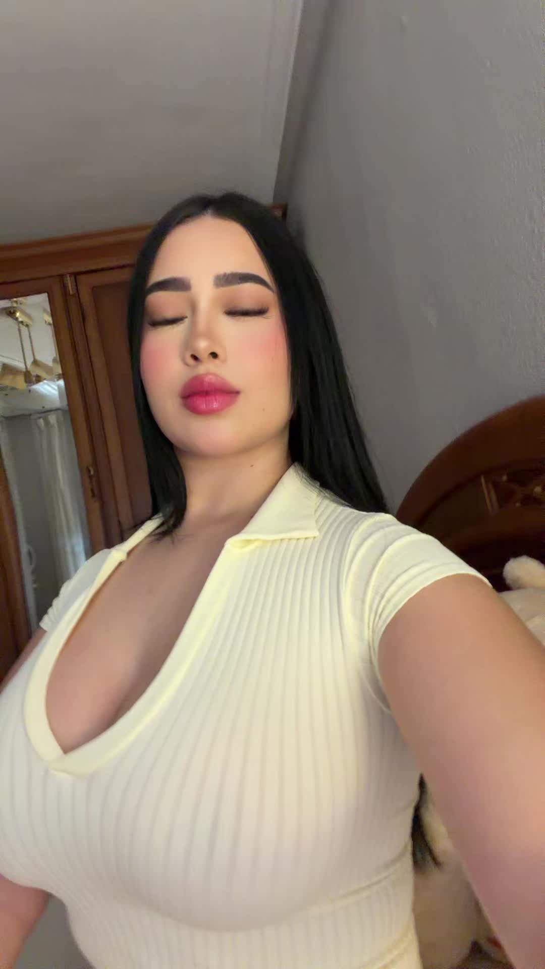 @valesuarezl_2  👑