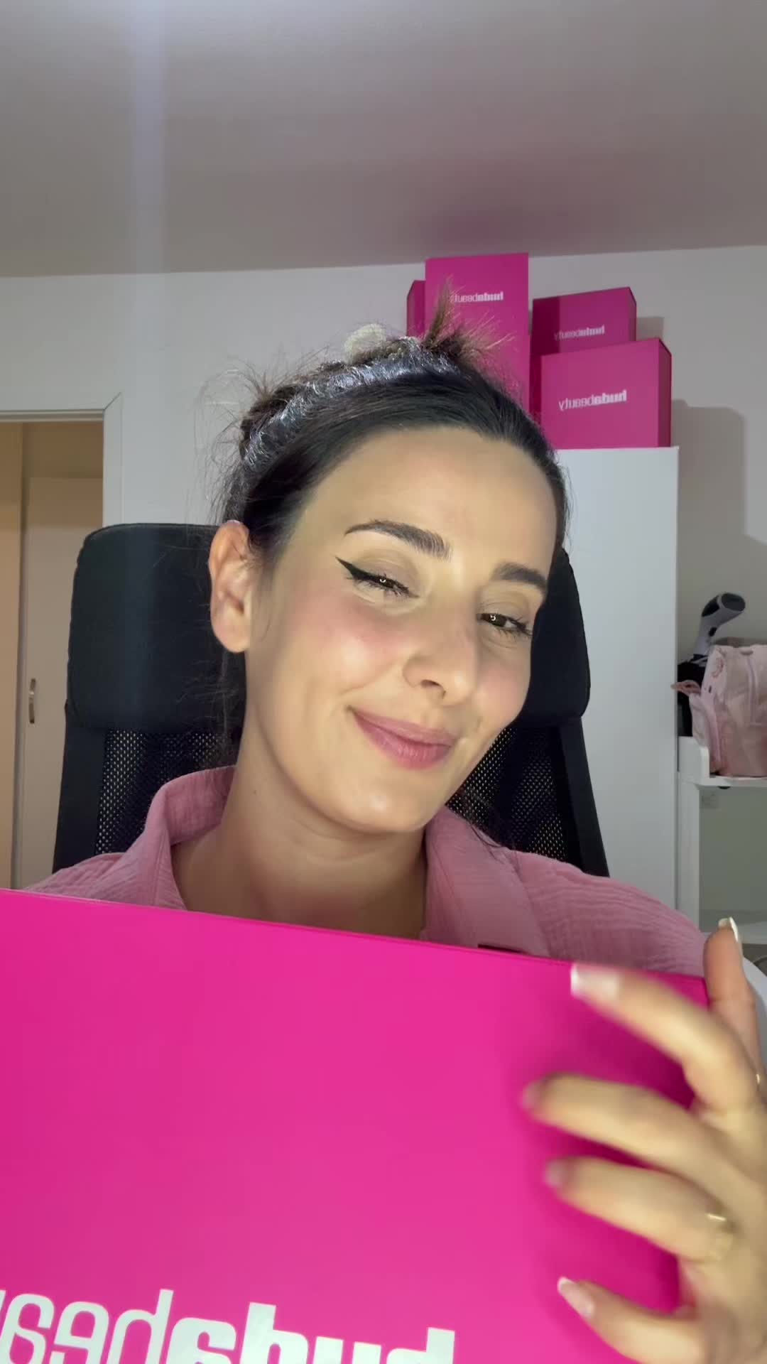 @D Y A N & S I M O N
