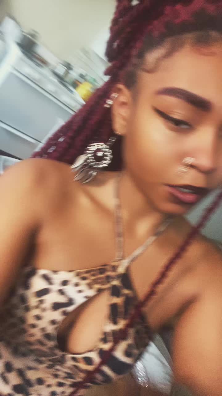 @PRETTY _GIRL_LOCA3🌟🎤