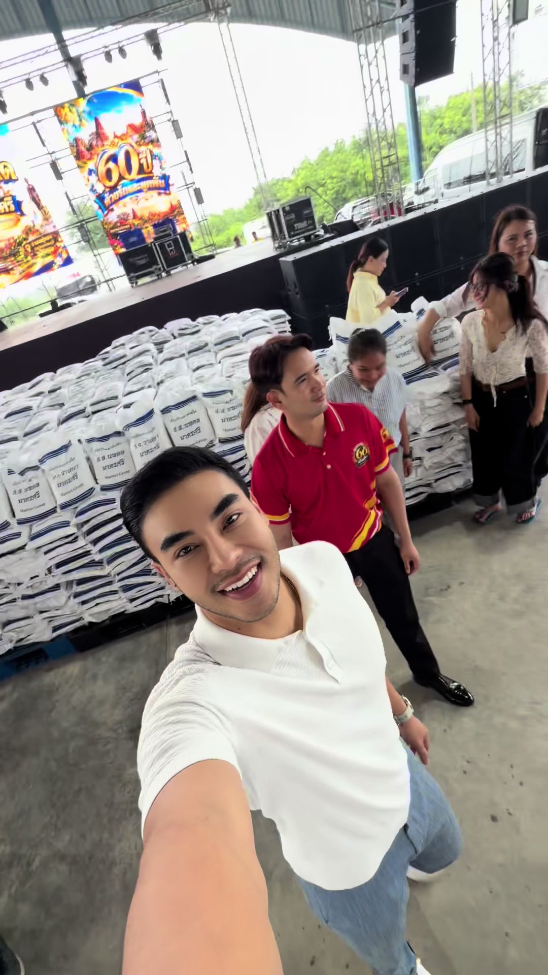 @มะเดี่ยวเฟี้ยวเงาะ 🥳